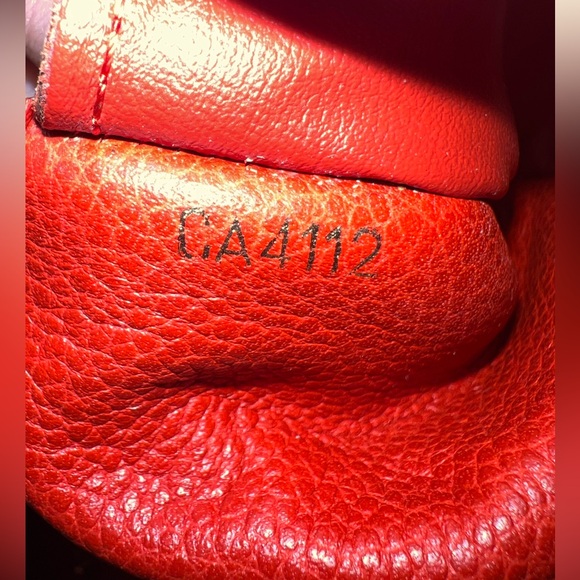 LV Monogram Empreinte Leather Curieuse Wallet - Picture 13 of 13